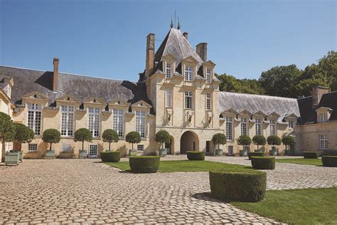 hubert de givenchy chateau